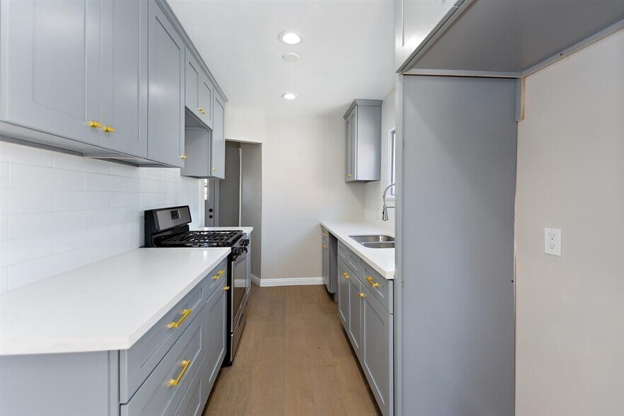 More Photos Of 1703 S Burlington Ave, Los Angeles Apartments For Sale
