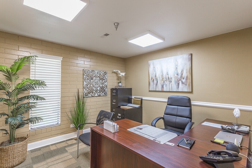 More Photos Of 506 Bear Creek Rd, Dalton Manufacturing For Sale