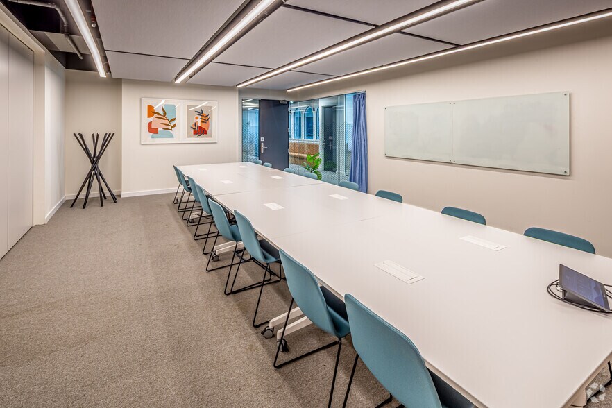 More Photos Of 25 Wilton Rd, London Coworking Space