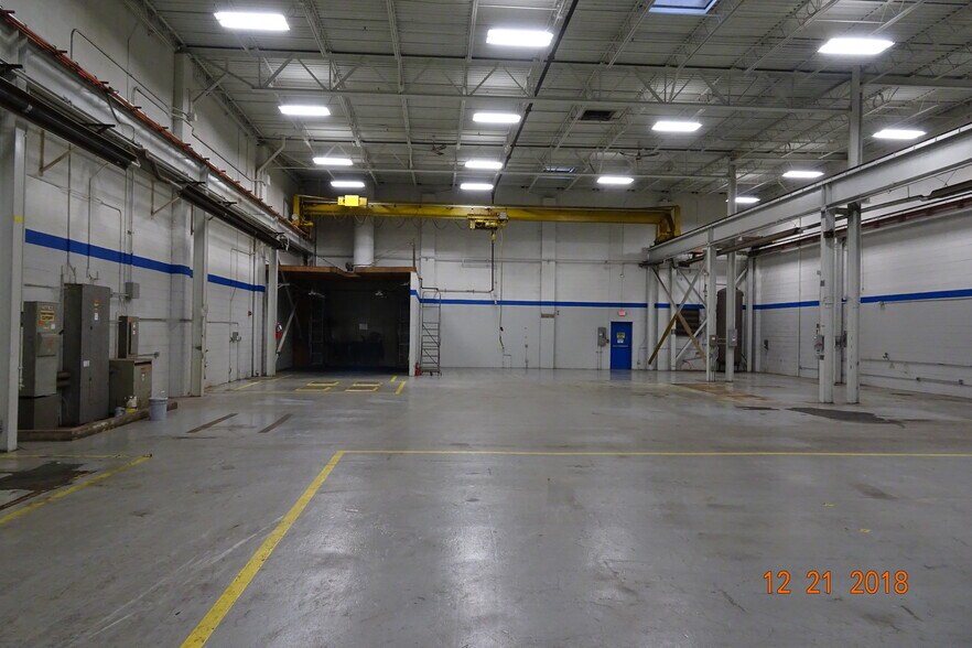 More Photos Of 25850 First St, Westlake Warehouse For Lease