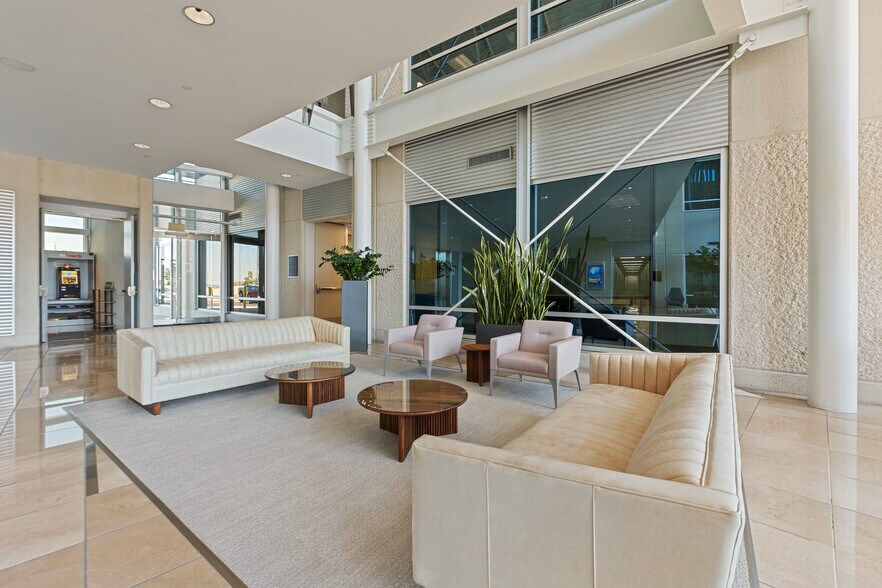 More Photos Of 810 Hester's Crossing, Round Rock Office For Lease