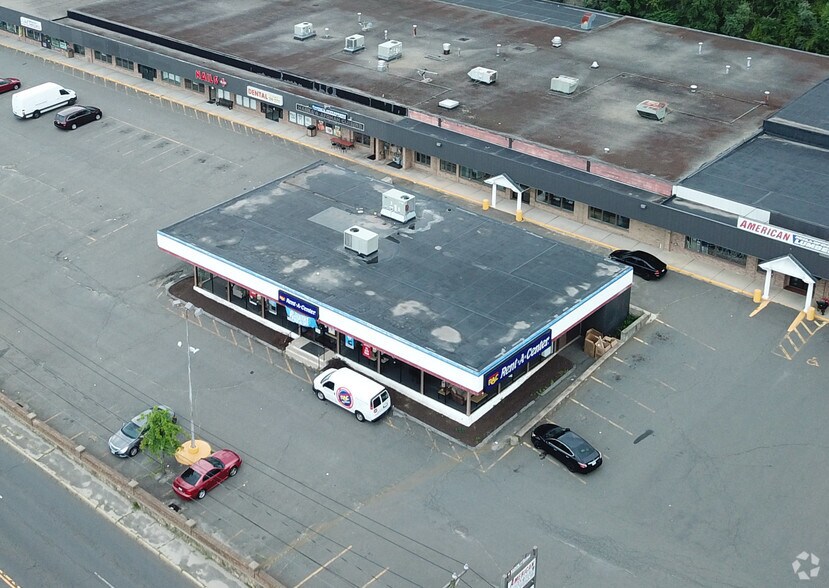 More Photos Of 625 Wolcott St, Waterbury Freestanding For Lease