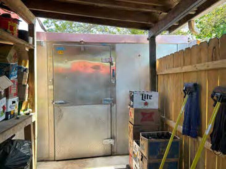 More Photos Of 742-746 Middle Country Rd, Selden Freestanding For Sale