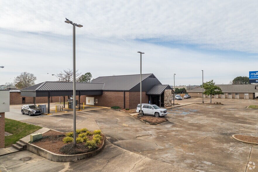 Primary Photo Of 101 Office Park Dr, Brandon Bank For Sale