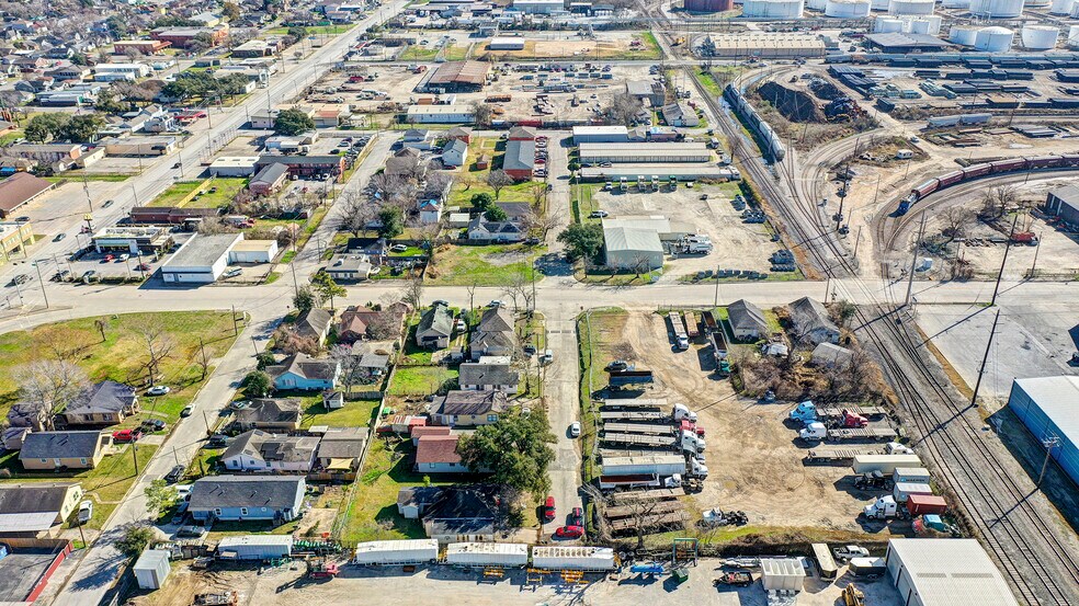 More Photos Of 1812 Avenue J, Galena Park Warehouse For Lease