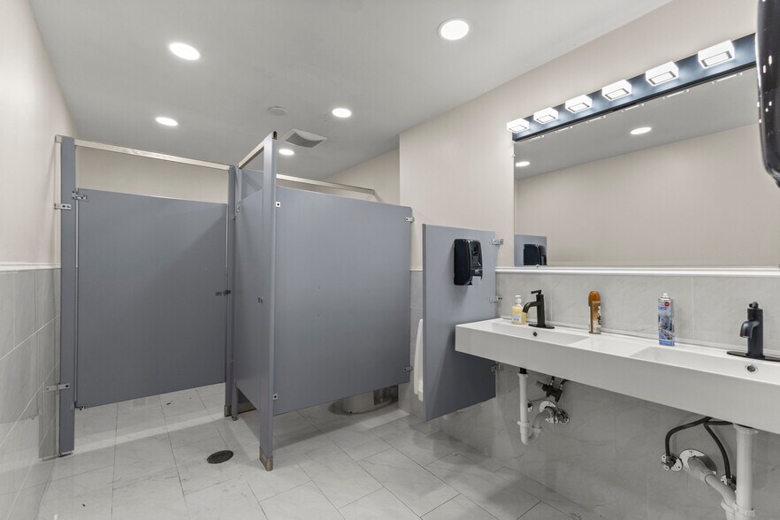 More Photos Of 1217 S Merriman Rd, Westland Lodge Meeting Hall For Sale