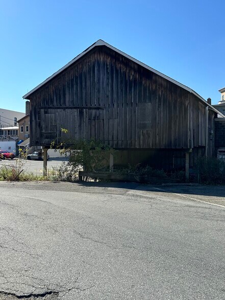 More Photos Of 9 N Main St, Bangor Light Distribution For Sale