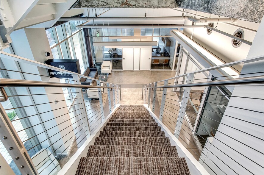 More Photos Of 170 Century Square Dr, College Station Unknown For Lease