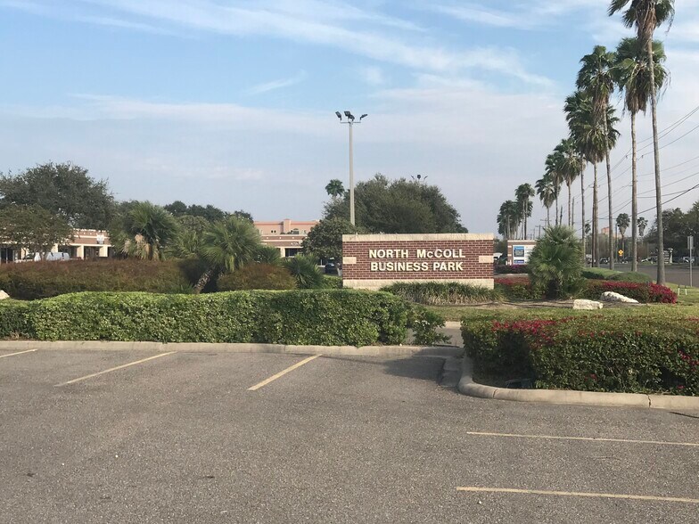 More Photos Of 5113 N McColl Rd, McAllen Coworking Space