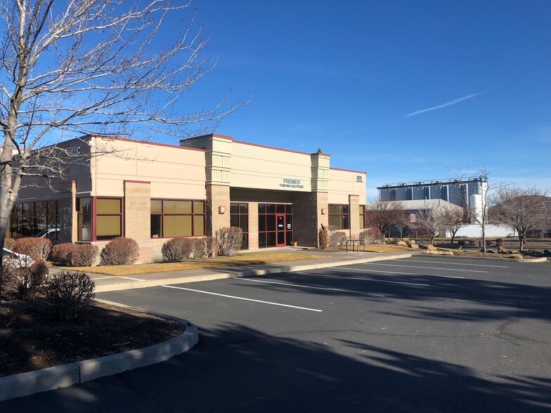 More Photos Of 920 SW Emkay Dr, Bend Office For Lease