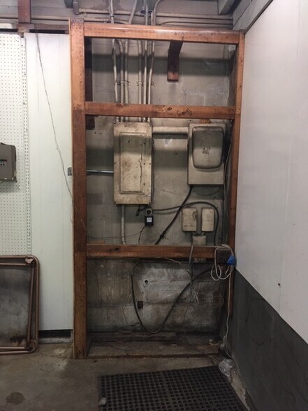 More Photos Of 175 W Main St, Amsterdam Auto Repair For Sale