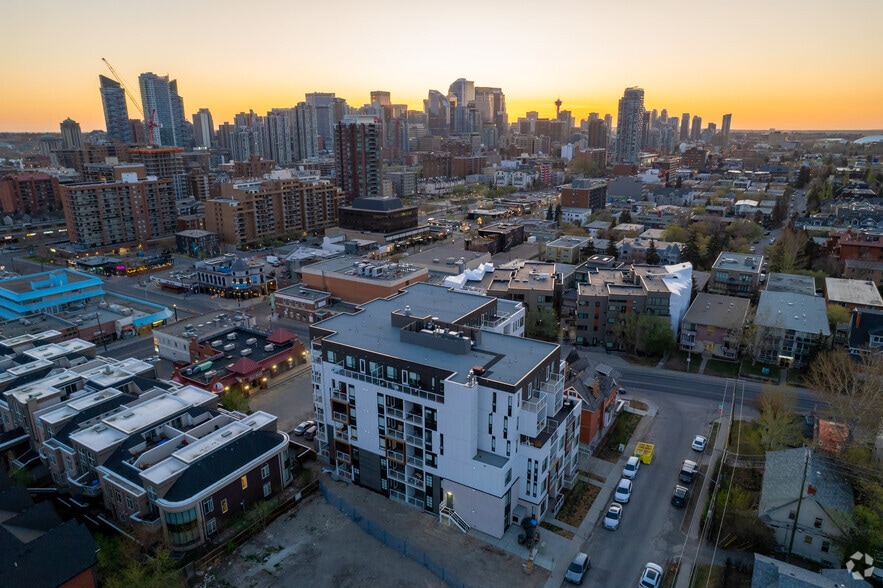 More Photos Of 1420 19 Av SW, Calgary Apartments For Sale