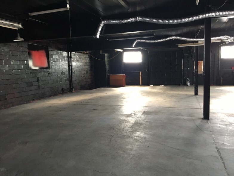 More Photos Of 2637 Main St, Buffalo Freestanding For Sale