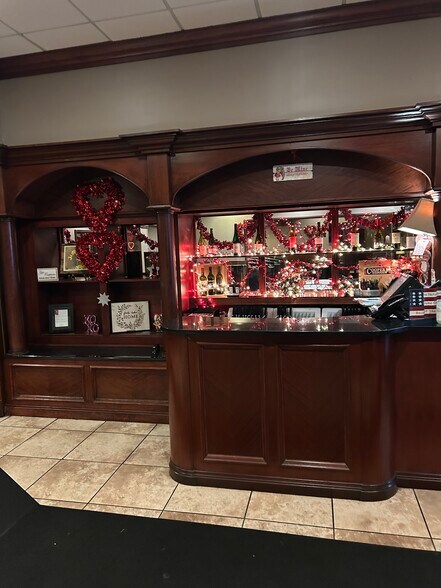 More Photos Of 27W150 Roosevelt Rd, Winfield Restaurant For Sale