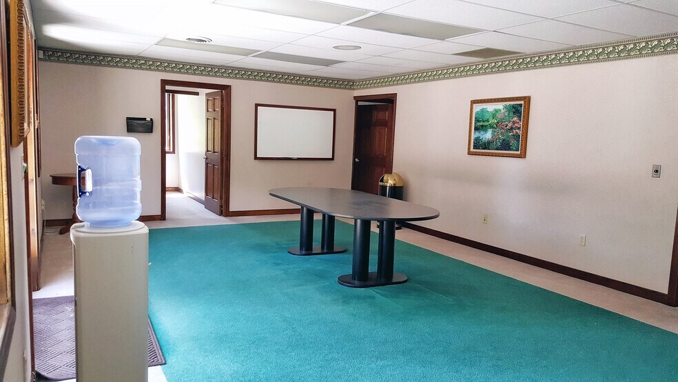 More Photos Of 2525 S Main St, Akron Office For Lease