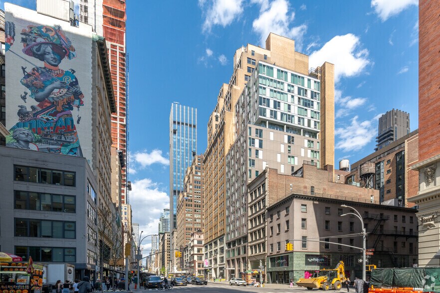 More Photos Of 245 Fifth Ave, New York Office For Lease