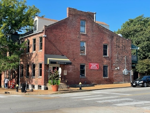More Photos Of 2101 Menard St, Saint Louis Restaurant For Lease