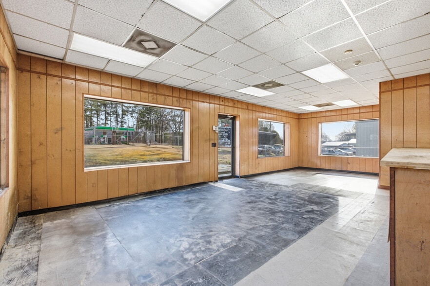 More Photos Of 36 Mize Rd, Toccoa Light Manufacturing For Sale