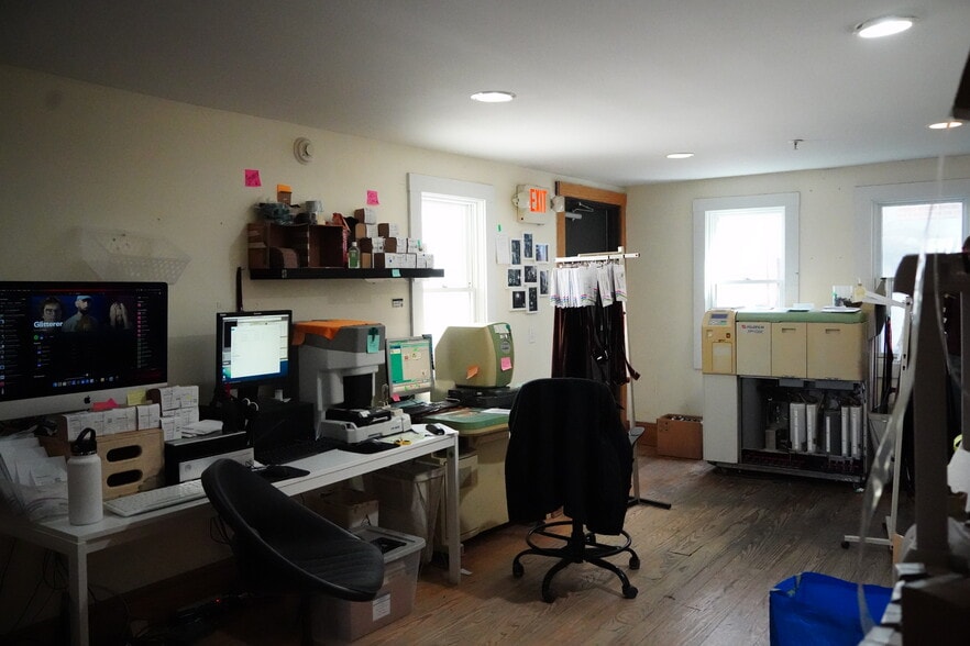 More Photos Of 206 E Girard Ave, Philadelphia Storefront Retail Residential For Lease