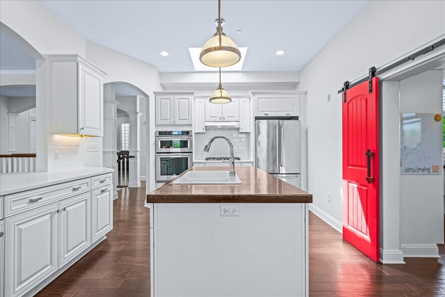 More Photos Of 1262 S 13th St, Omaha Storefront For Sale