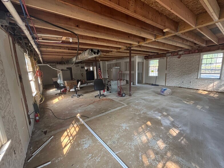 More Photos Of 510 S Burnt Mill Rd, Voorhees Office For Lease
