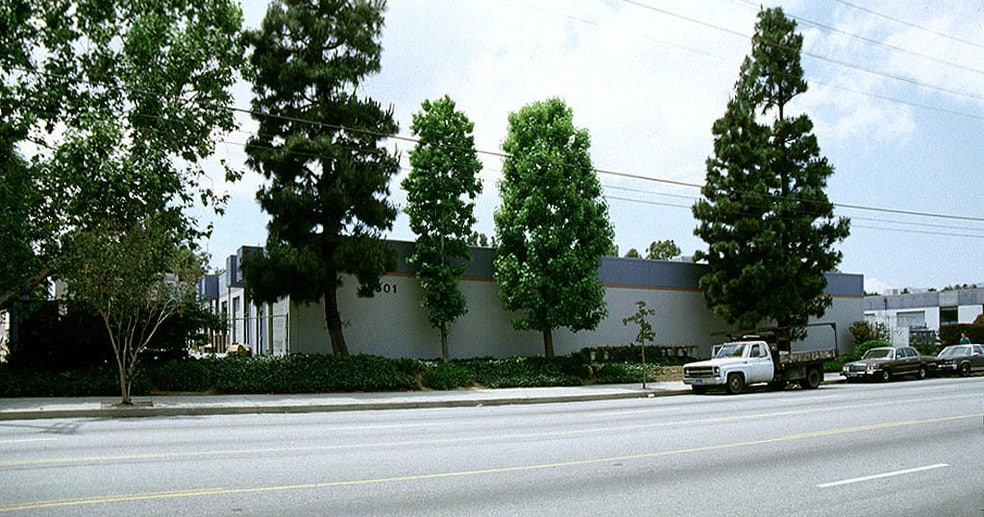 More Photos Of 8501 Canoga Ave, Canoga Park Manufacturing For Lease