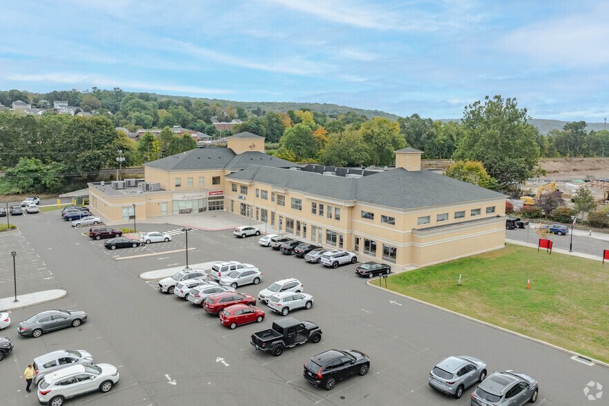 More Photos Of 58 Maple St, Naugatuck Medical For Sale