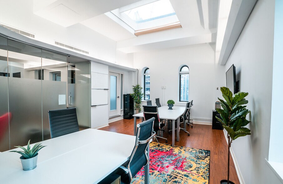 More Photos Of 350 Bay St, Toronto Coworking Space