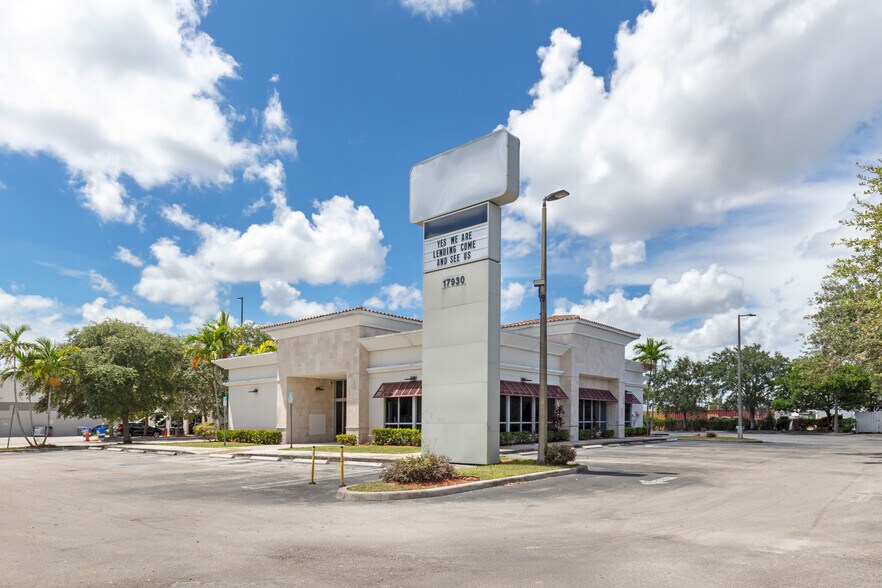 More Photos Of 17930 NW 57th Ave, Hialeah Bank For Lease