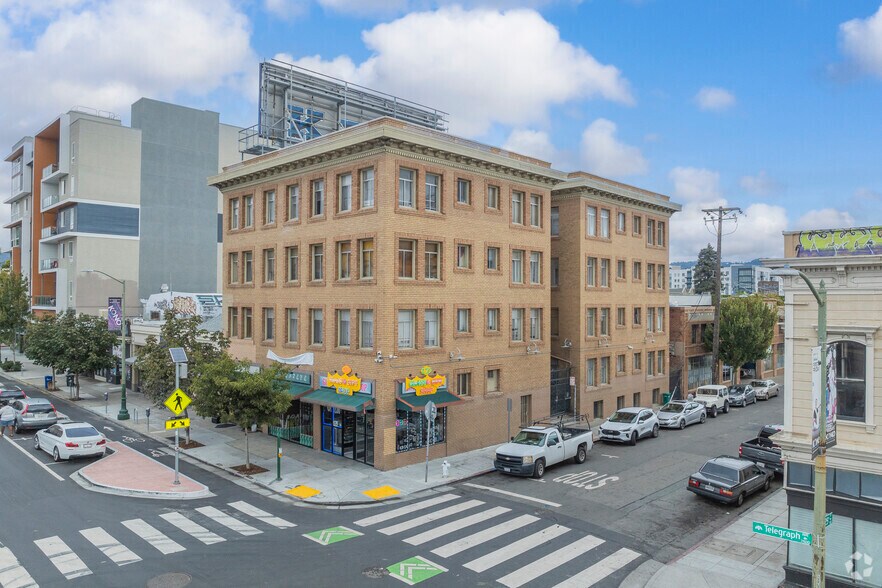 More Photos Of 498 25th St, Oakland Apartments For Sale