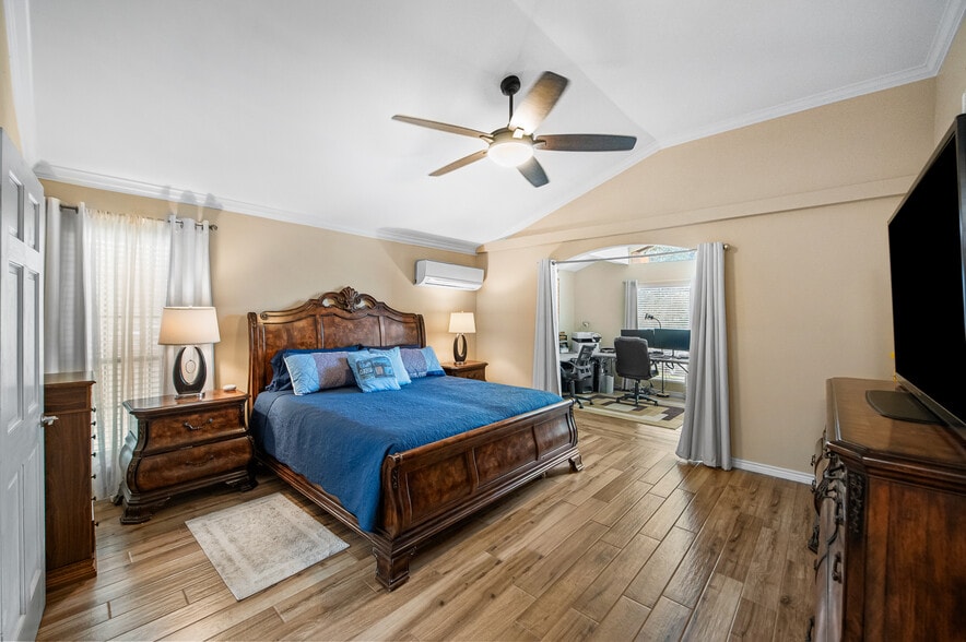 More Photos Of 101 Hunters Glen Dr, San Marcos Flex For Sale