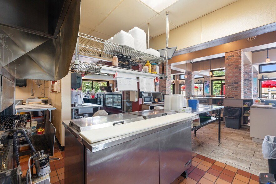 More Photos Of 1138 Yellowstone, Pocatello Restaurant For Sale