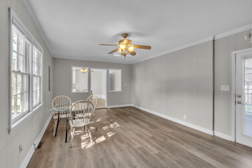More Photos Of 408 N Main St, Greer Office For Sale