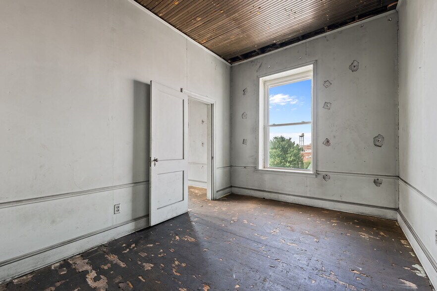 More Photos Of 101-105 S Scales St, Reidsville Storefront Retail Office For Sale
