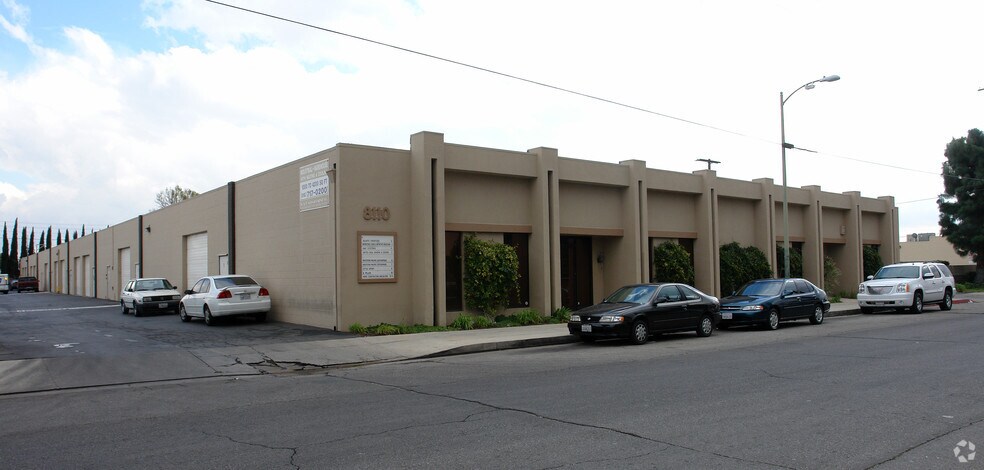 More Photos Of 8100-8110 Remmet Ave, Canoga Park Manufacturing For Lease