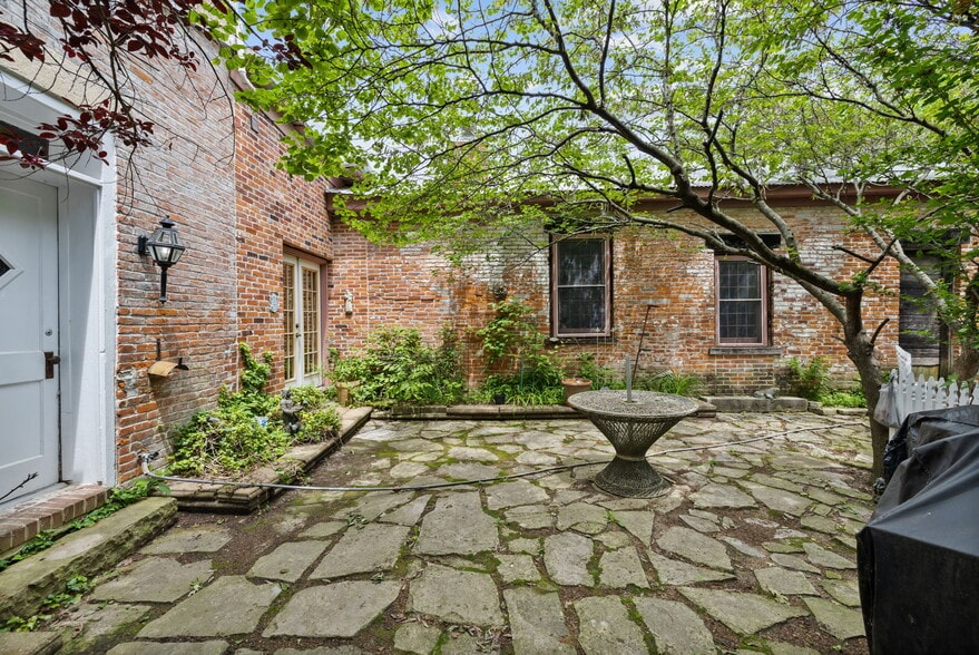 More Photos Of 146 S 3rd St, Ste Genevieve Hospitality For Sale