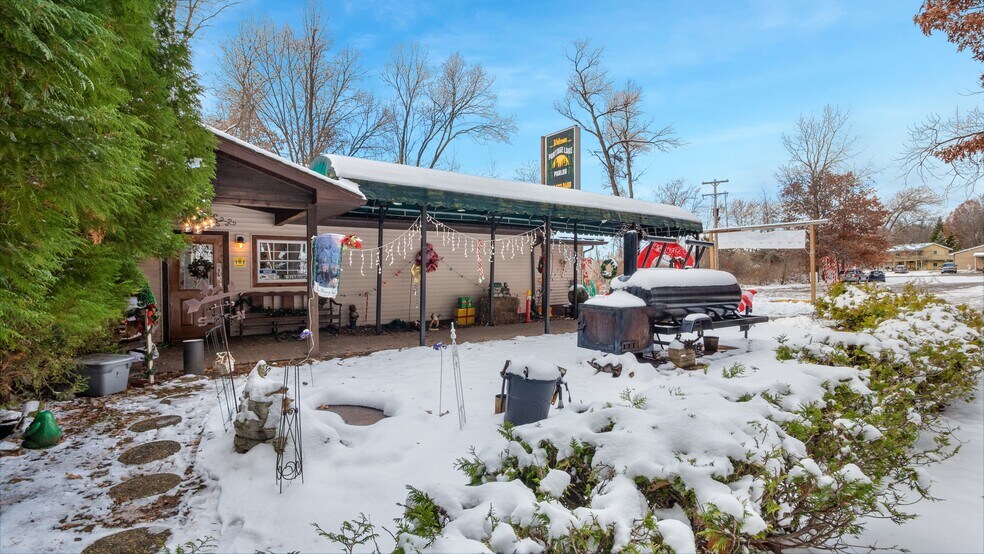More Photos Of 12227-12229 Seymour Rd, Grass Lake Restaurant For Sale