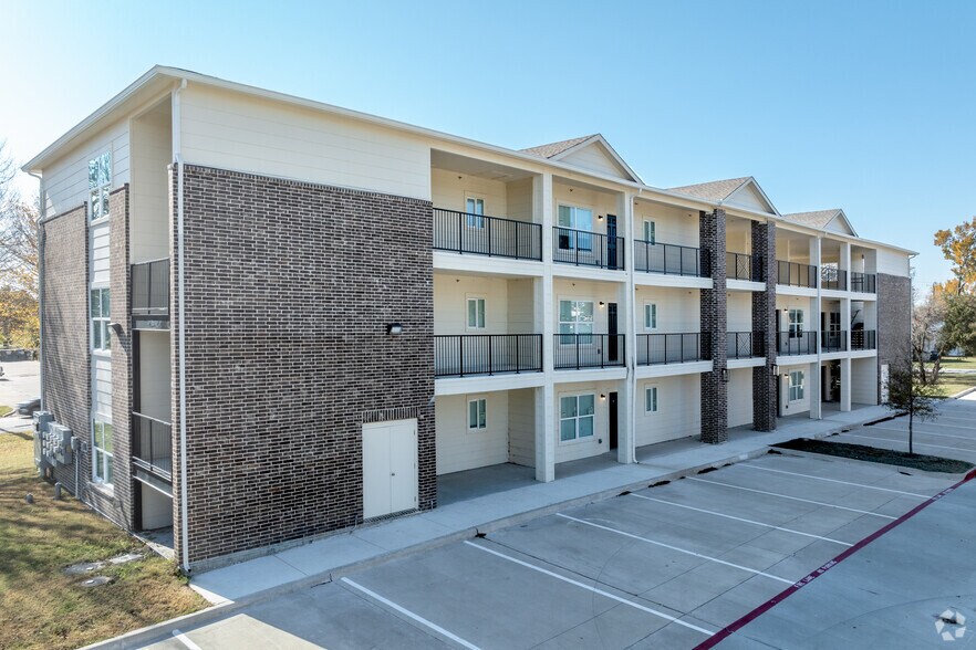 More Photos Of 600 E Marble St, Wylie Apartments For Sale
