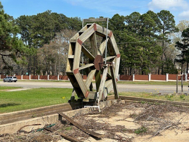 More Photos Of Texas State Hwy 155, Frankston Showroom For Sale