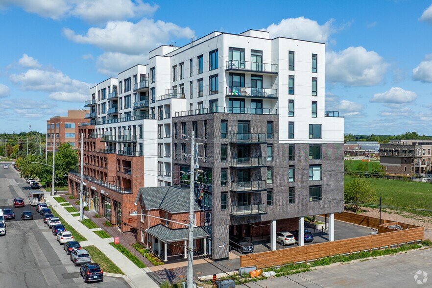 Primary Photo Of 2475 Old Bronte Rd, Oakville Apartments For Lease