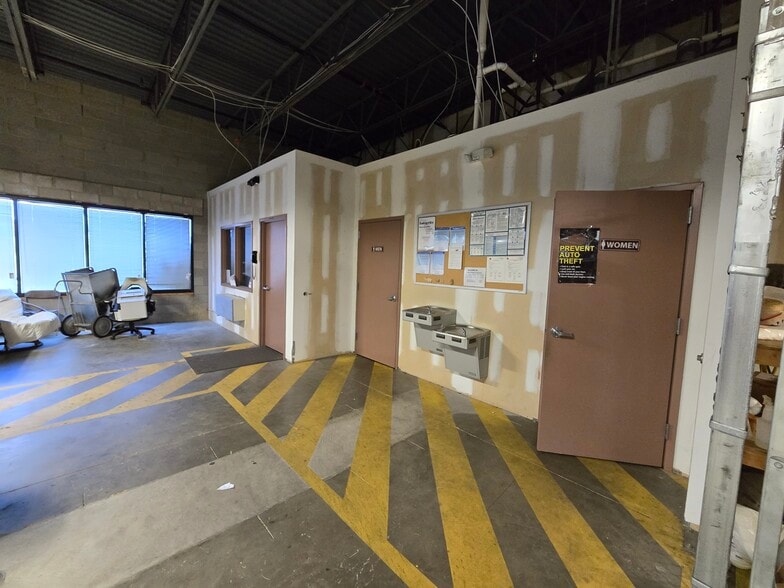 More Photos Of 2960 Technology Pl, Waldorf Research And Development For Lease