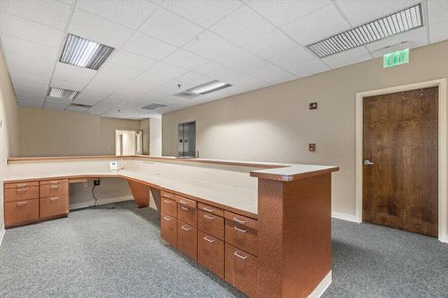 More Photos Of 1845 Midpark Rd, Knoxville Office For Lease