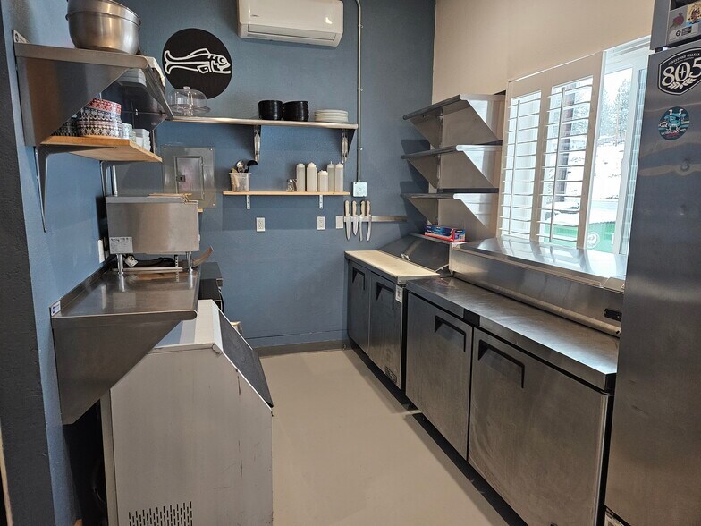 More Photos Of 620 E Sierra Ave, Portola Restaurant For Sale