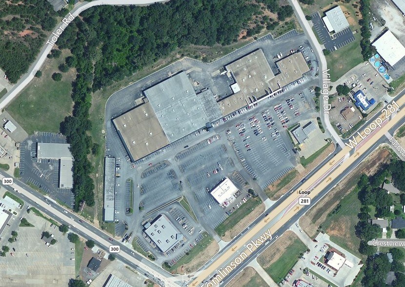 More Photos Of 1701-1733 NW Loop 281, Longview Unknown For Lease