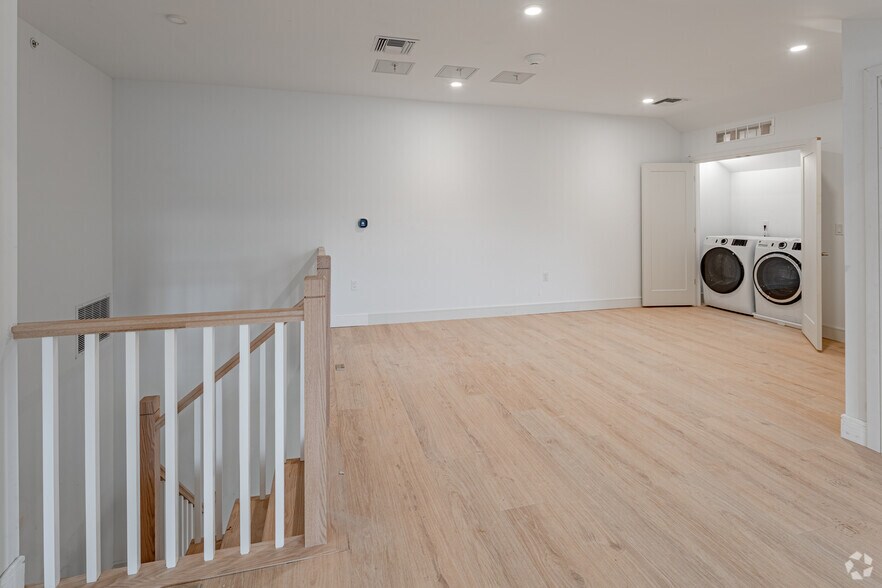 More Photos Of 545 S Livingston Ave, Livingston Apartments For Lease