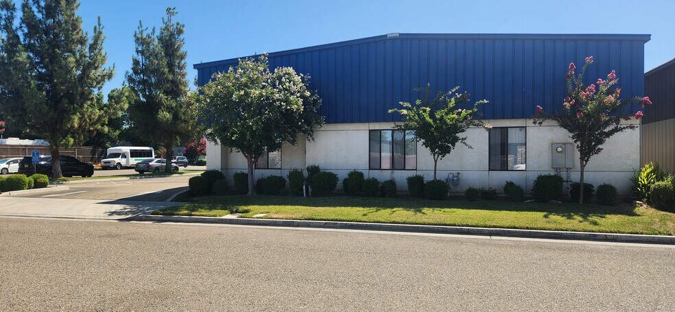 More Photos Of 3629 W Gettysburg Ave, Fresno Warehouse For Lease