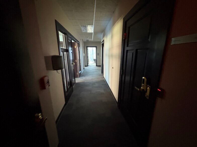 More Photos Of 3550 N Washington Blvd, Indianapolis Medical For Lease