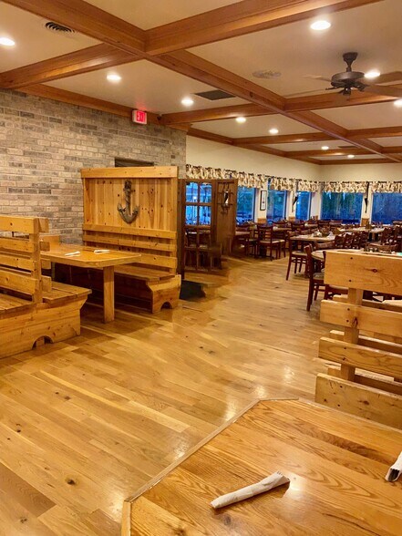 More Photos Of 4199 Main St, Fish Creek Restaurant For Sale