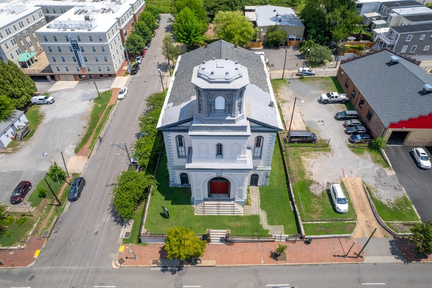 More Photos Of 2000 E Broad St, Richmond Religious Facility For Sale