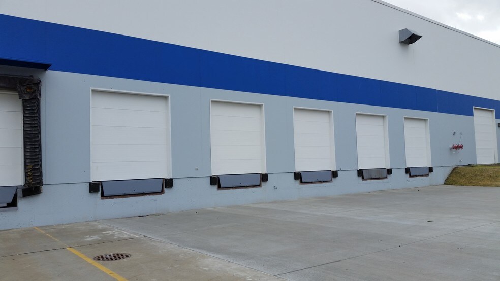More Photos Of 1 Grosset Dr, Kirkwood Township Warehouse For Lease